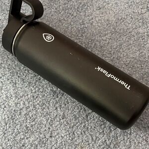 ThermoFlask Black Water Bottle